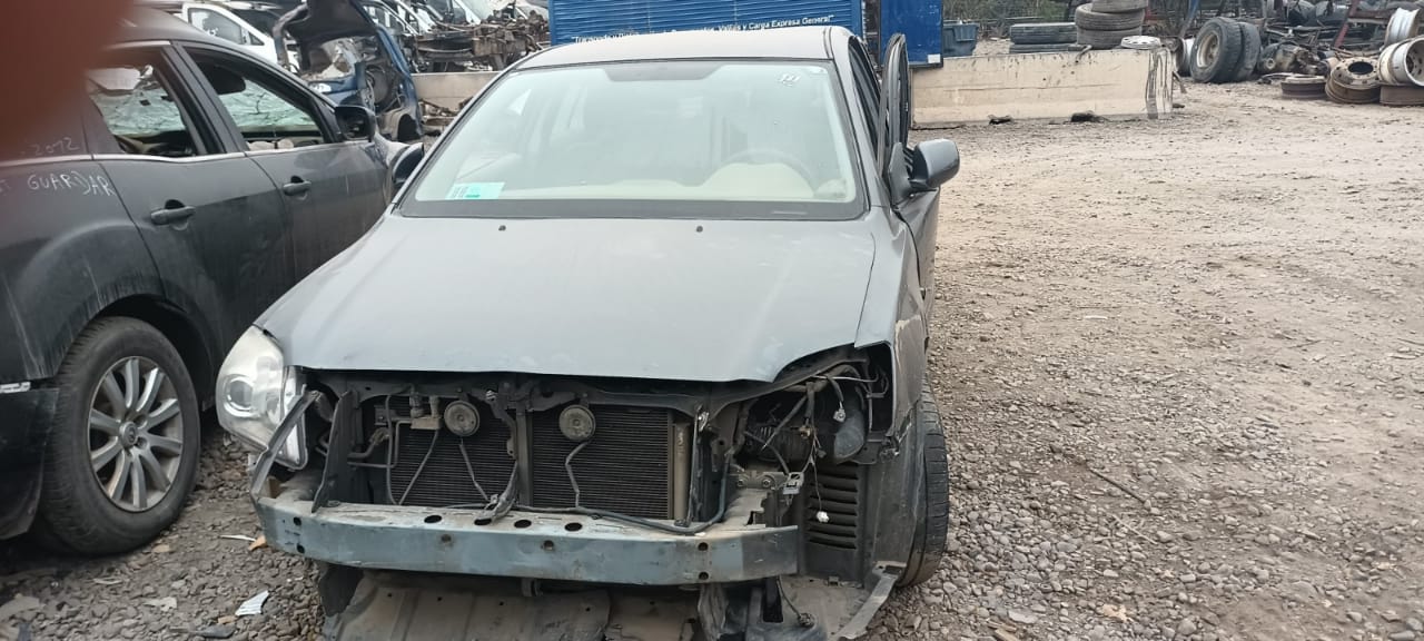  Toyota AVENSIS 2004    EN DESARME